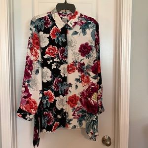 Beautiful floral blouse with split tail hem